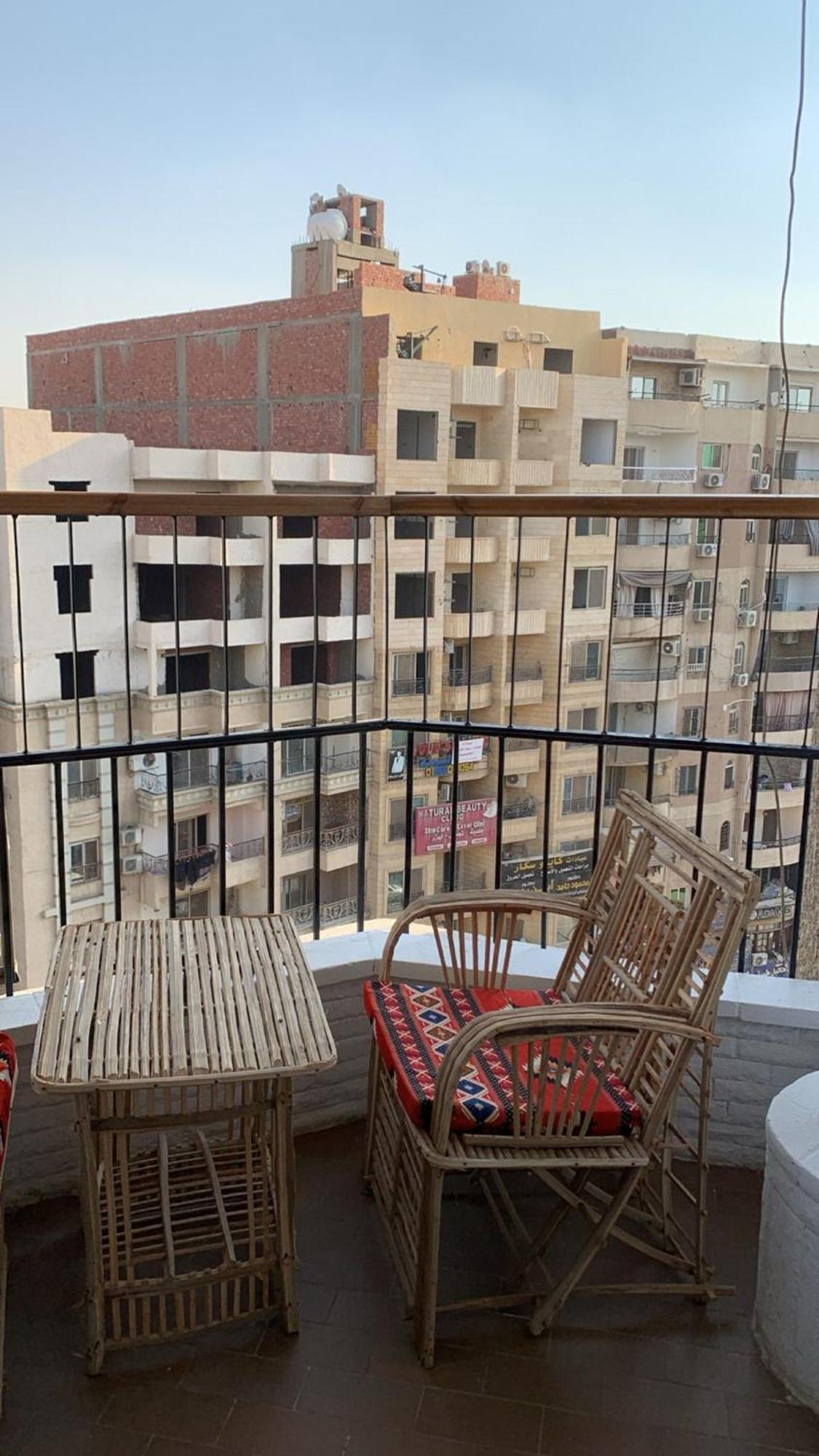 Pyramids Nights Hostel Kafrat al Jabal Exterior foto
