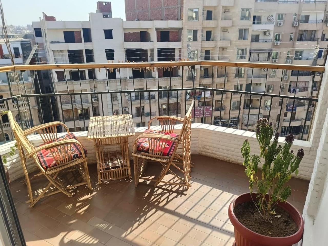 Pyramids Nights Hostel Kafrat al Jabal Exterior foto
